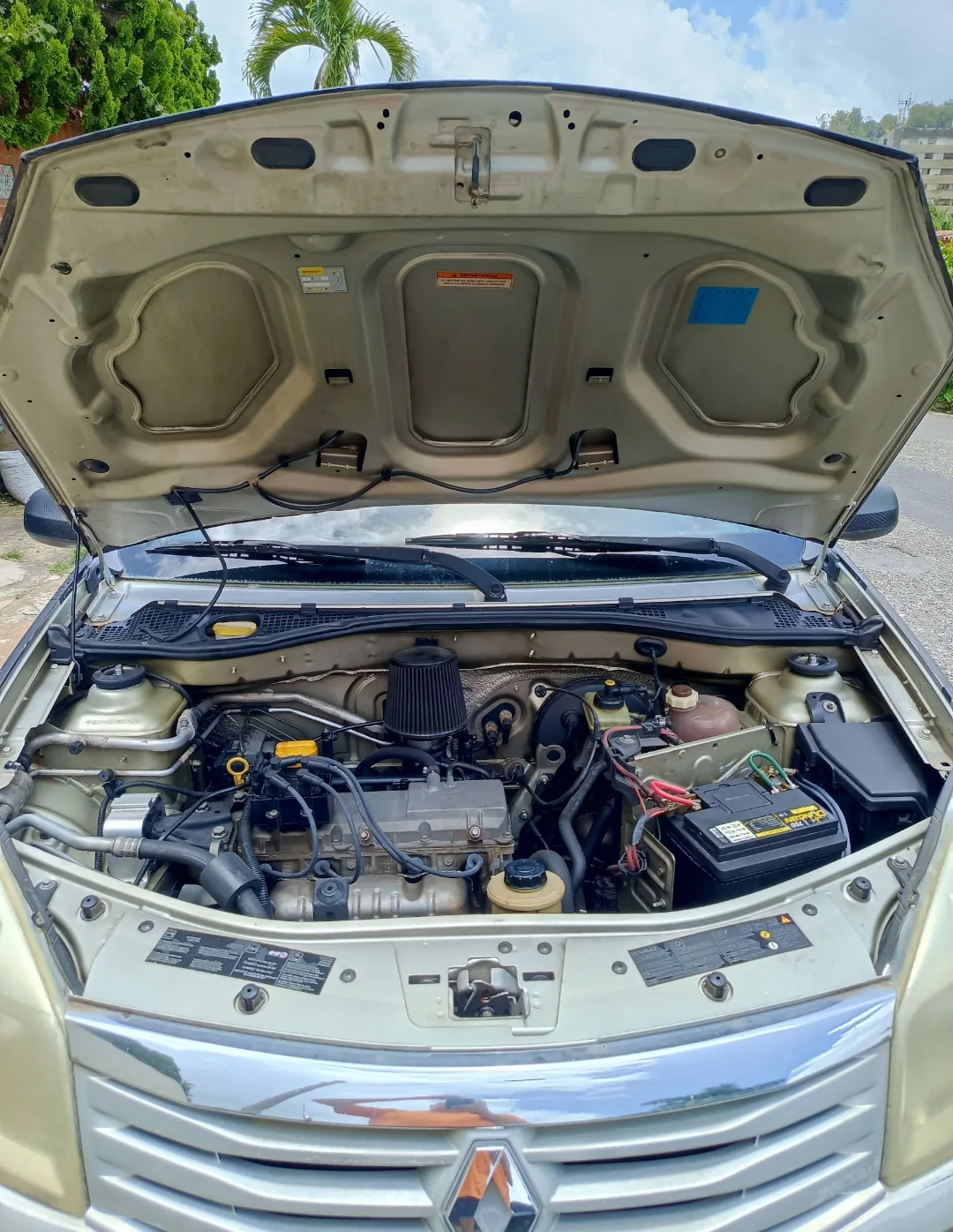 Hatchback Renault Sandero 2009 1.6 8v en Caracas — foto 9
