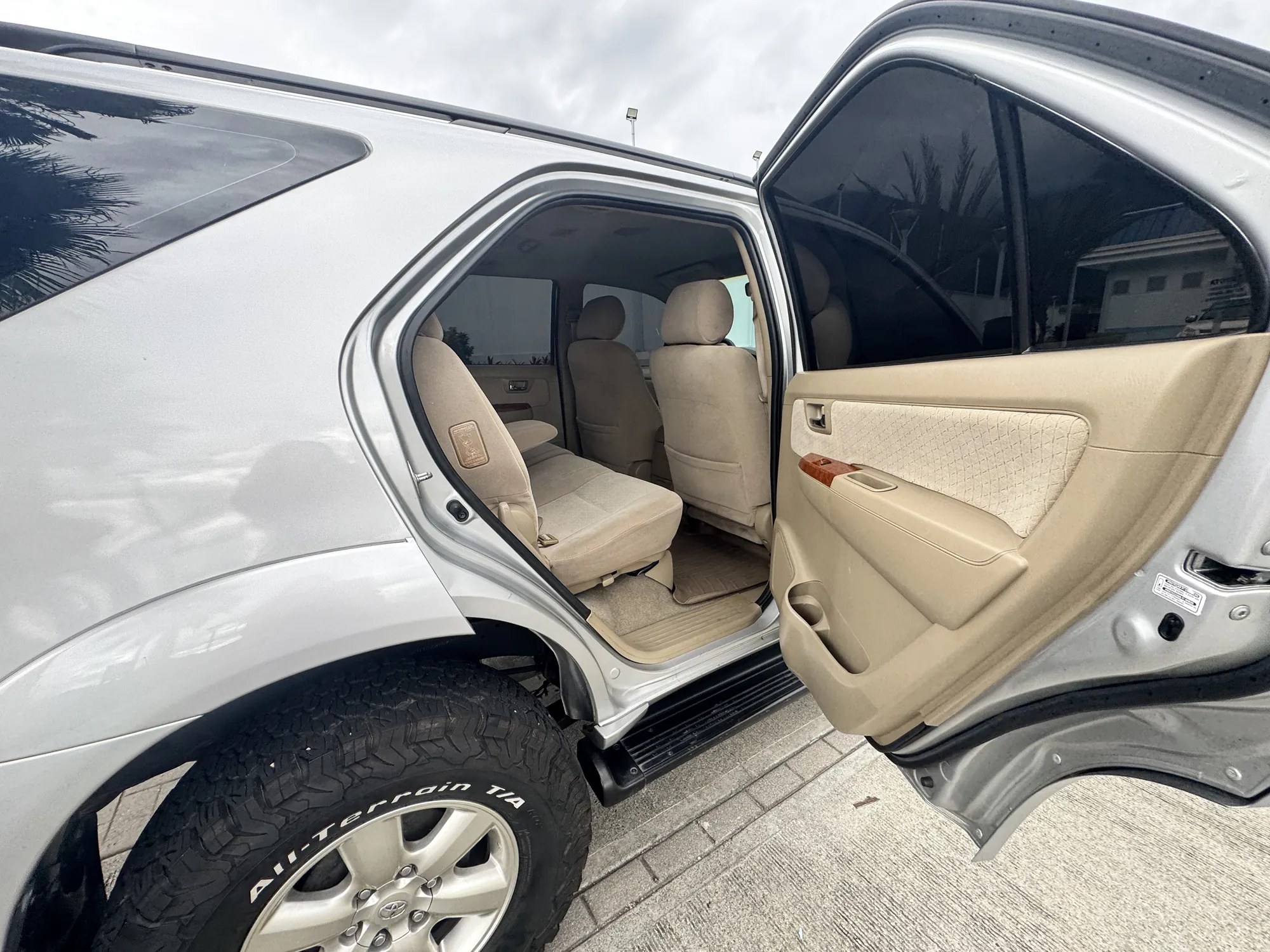 Camioneta Toyota Fortuner SR 2010 4 x4 en Libertador — foto 7