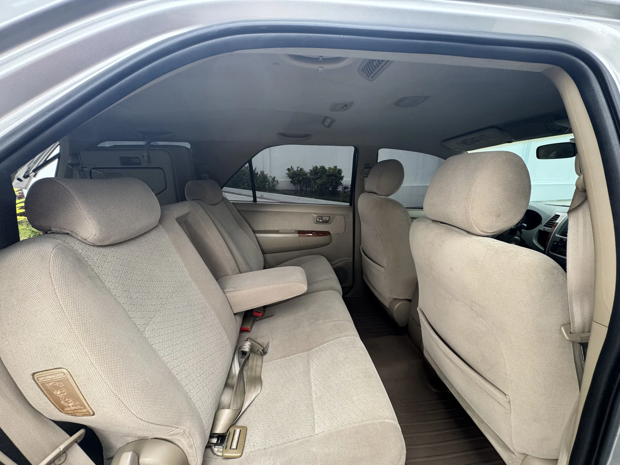 Camioneta Toyota Fortuner SR 2010 4 x4 en Libertador — foto 9
