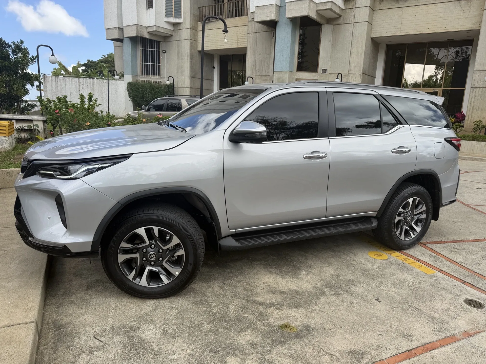 Camioneta Toyota Fortuner SRX 2026 Sw4 en Caracas — foto 2