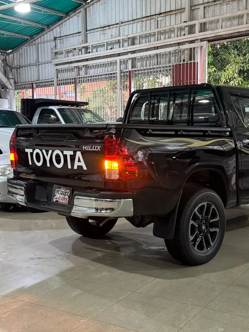 Camioneta Toyota Hilux 2026 en Caracas — foto 3