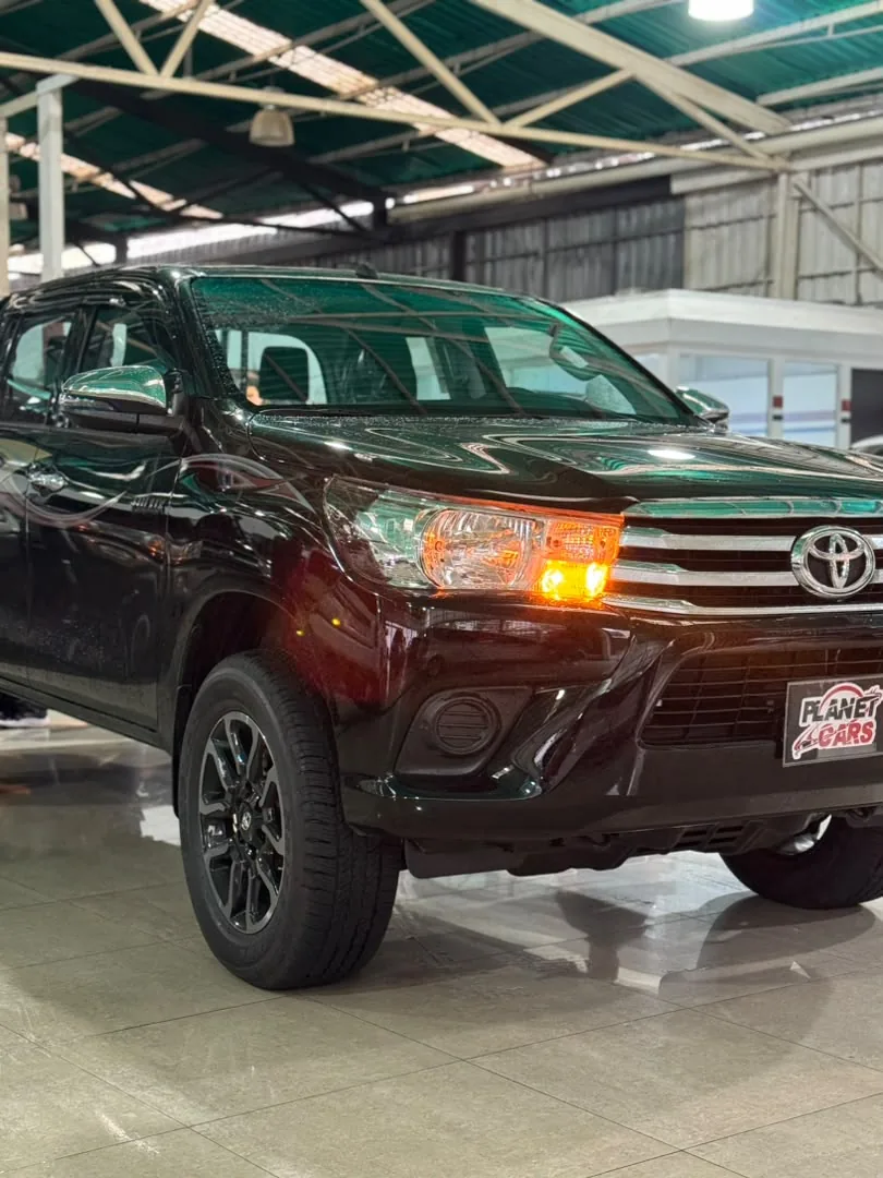 Camioneta Toyota Hilux 2026 en Caracas — foto 5