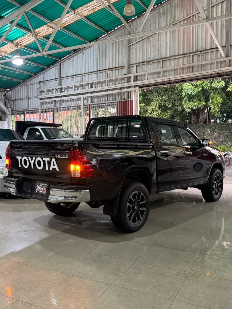 Camioneta Toyota Hilux 2026 en Caracas — foto 7