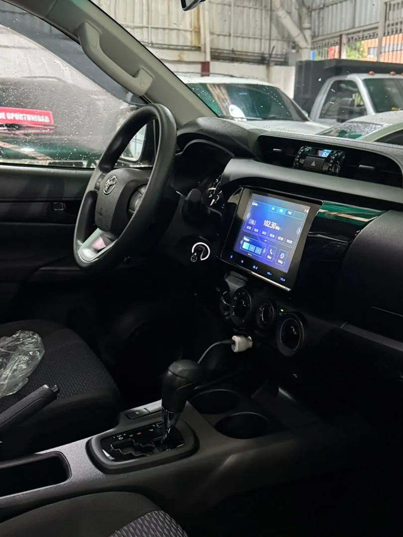 Camioneta Toyota Hilux 2026 en Caracas — foto 8