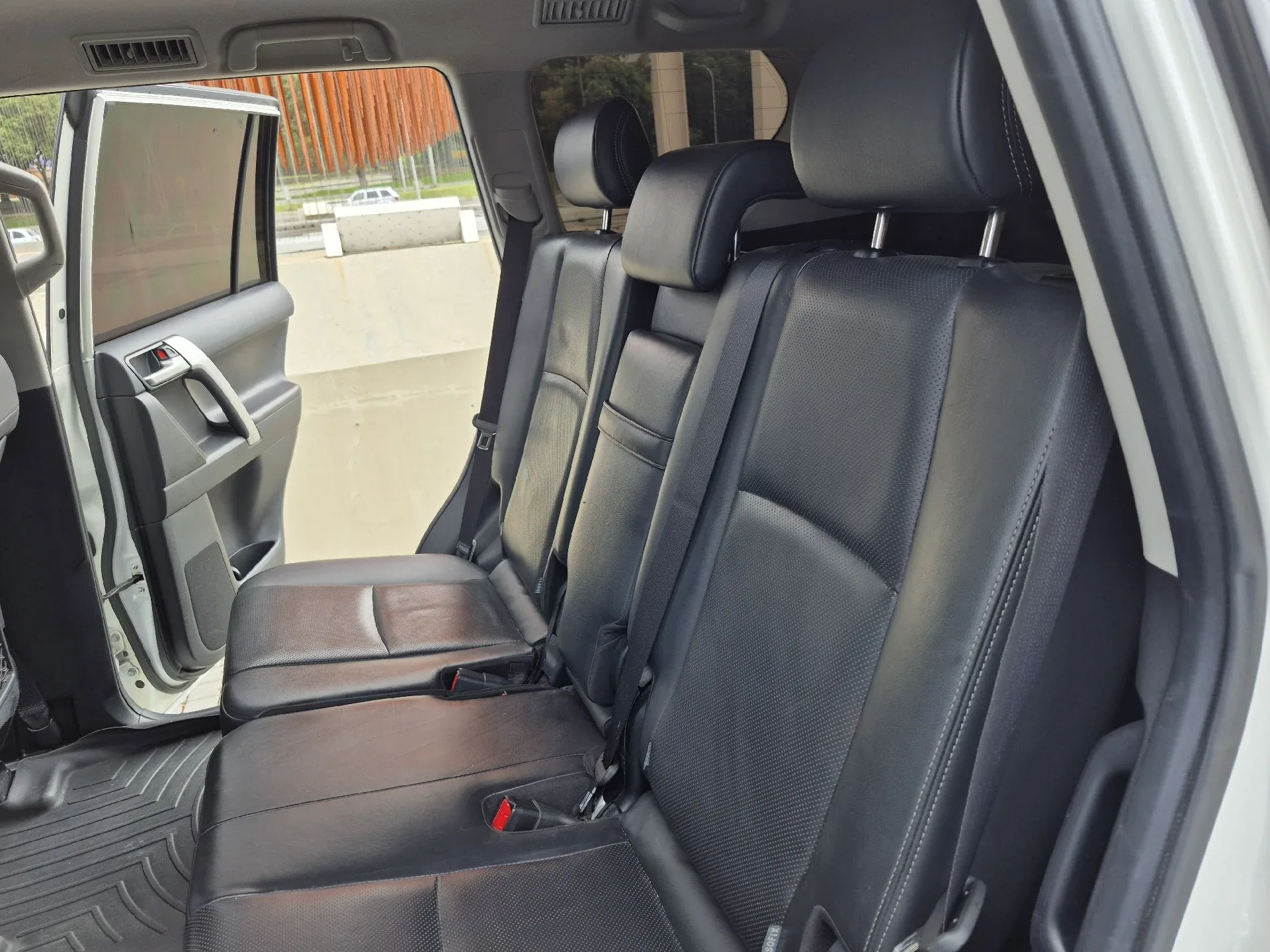 SUV Toyota Land Cruiser 2020 VX en Caracas — foto 8