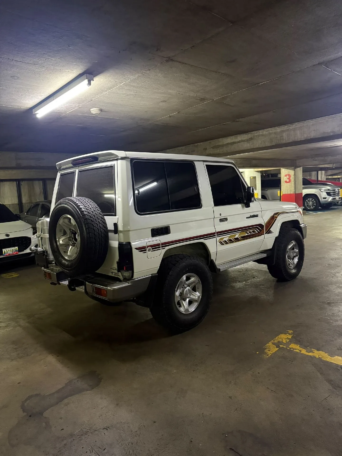 SUV Toyota Land Cruiser 2022 Serie 70 en Caracas — foto 8
