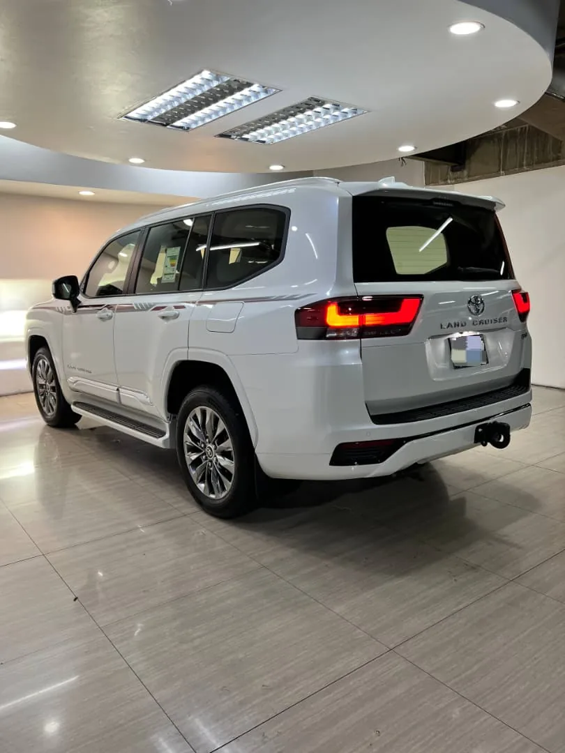 Camioneta Toyota Land cruiser LC300 2025 en Libertador — foto 2