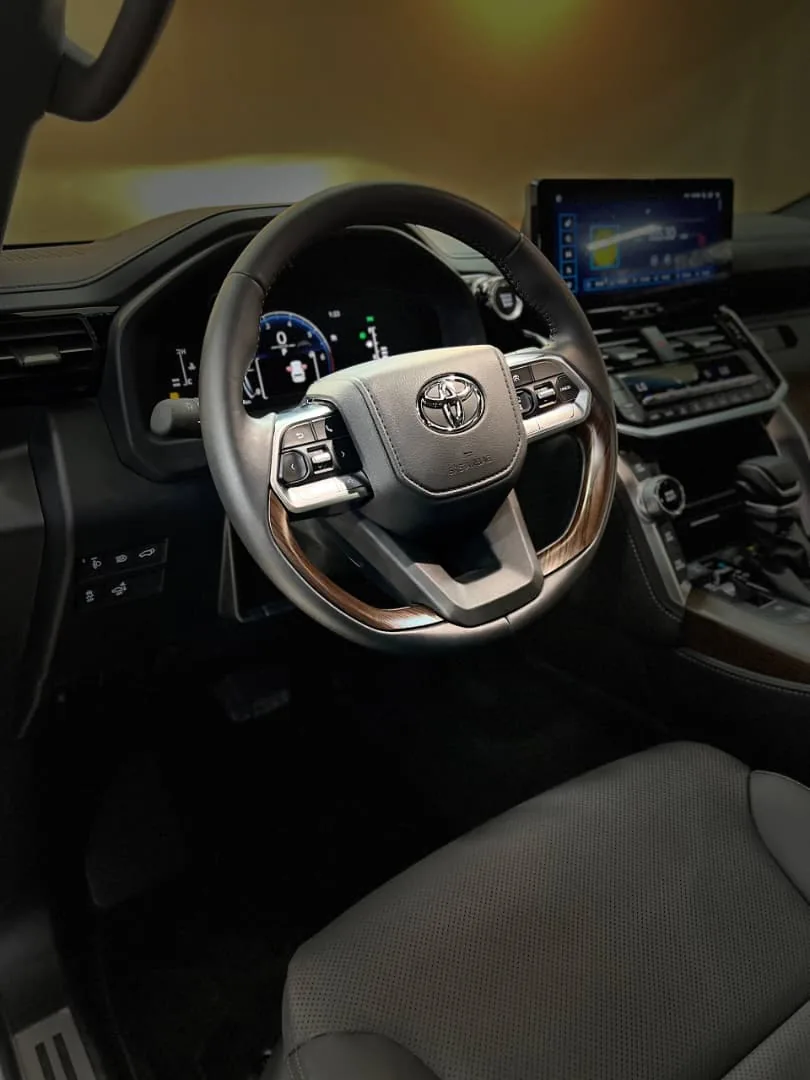 Camioneta Toyota Land cruiser LC300 2025 en Libertador — foto 8