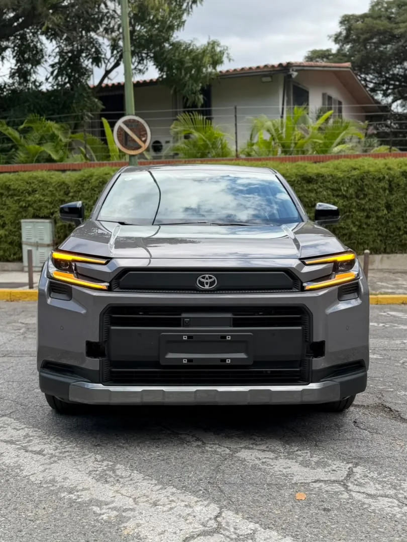 Camioneta Toyota RAV4 2026 en Libertador — foto 13
