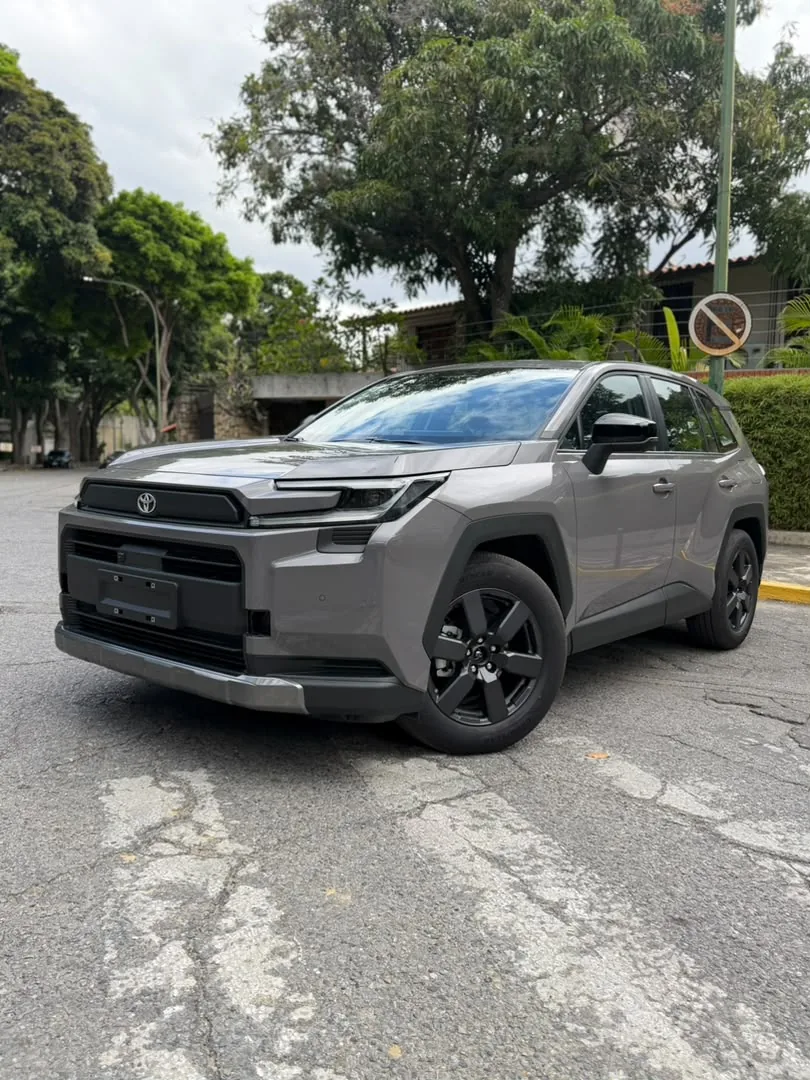 Camioneta Toyota RAV4 2026 en Libertador — foto 15