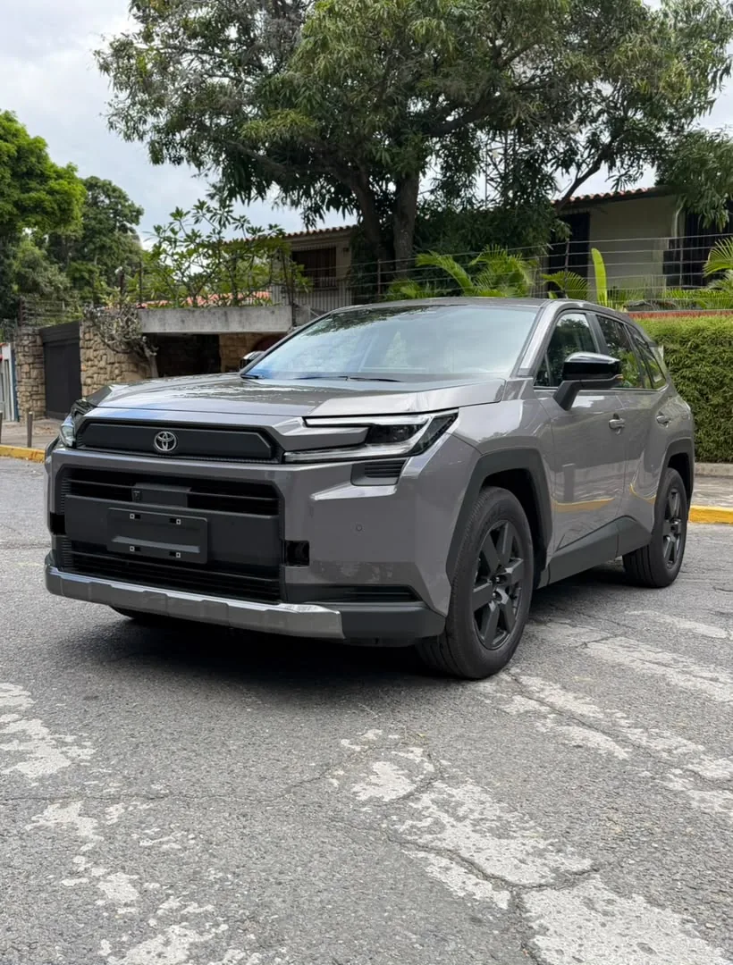Camioneta Toyota RAV4 2026 en Libertador — foto 2