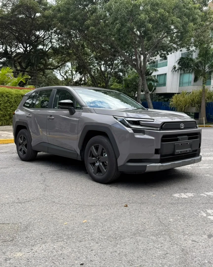 Camioneta Toyota RAV4 2026 en Libertador — foto 9