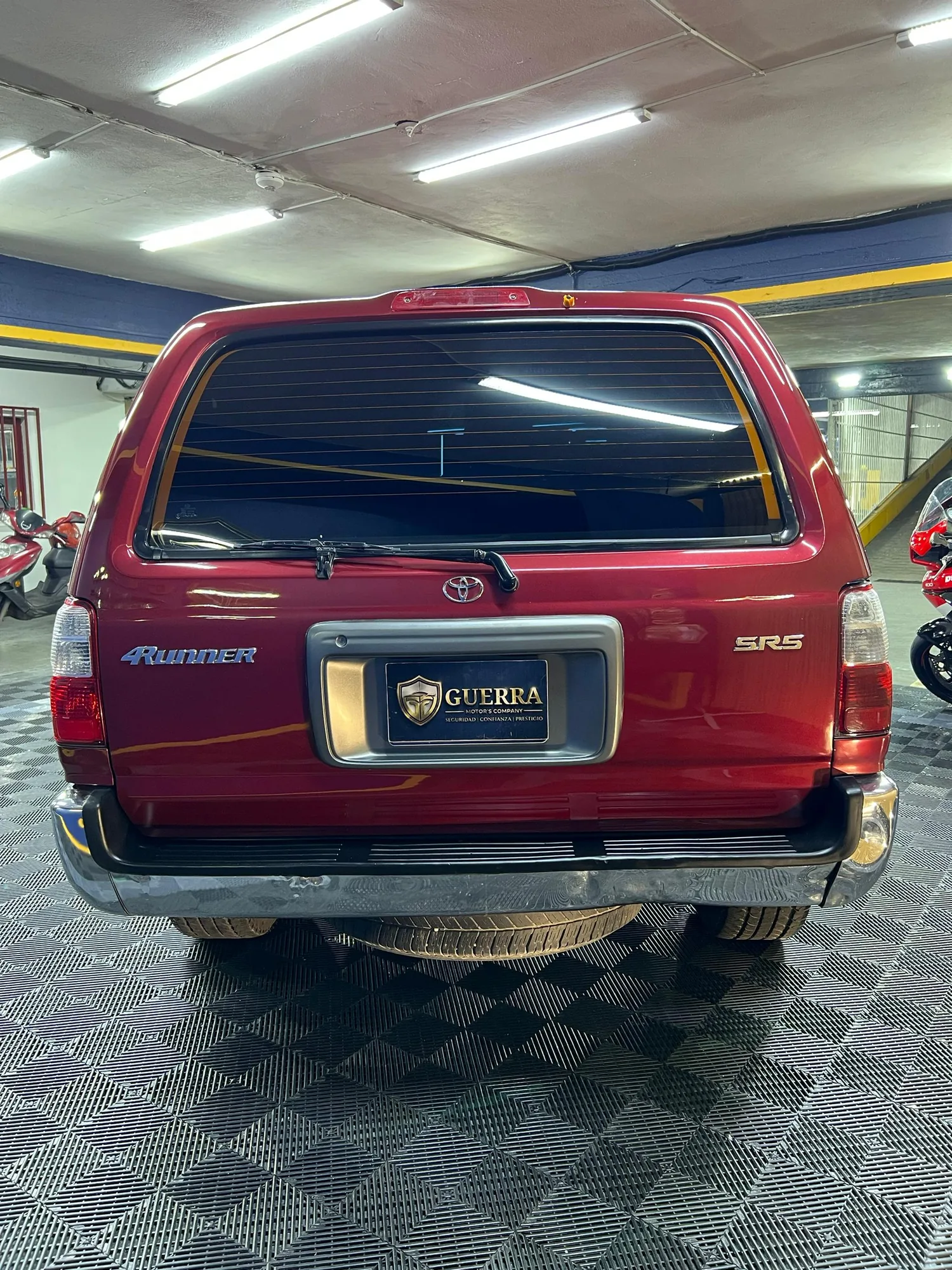 Camioneta Toyota Runner SR5 2001 en Caracas — foto 7