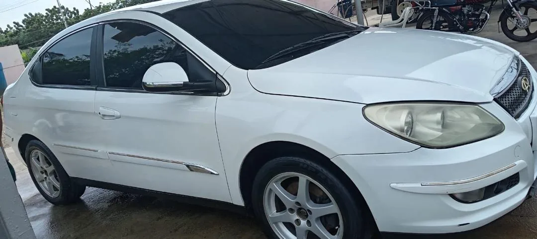 Sedán Chery Orinoco 2015 en Ciudad Ojeda — foto 6