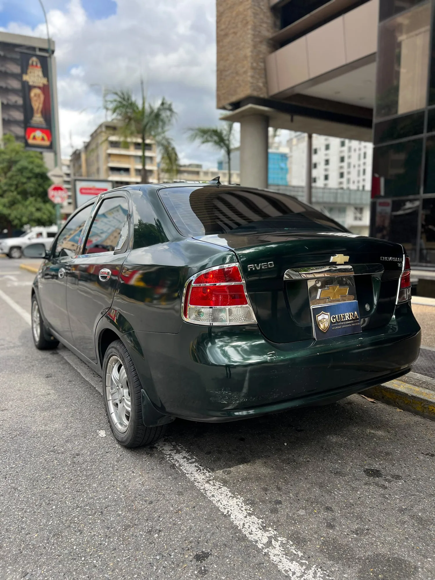 Sedán Chevrolet Aveo 2006 1.6 en Caracas — foto 2