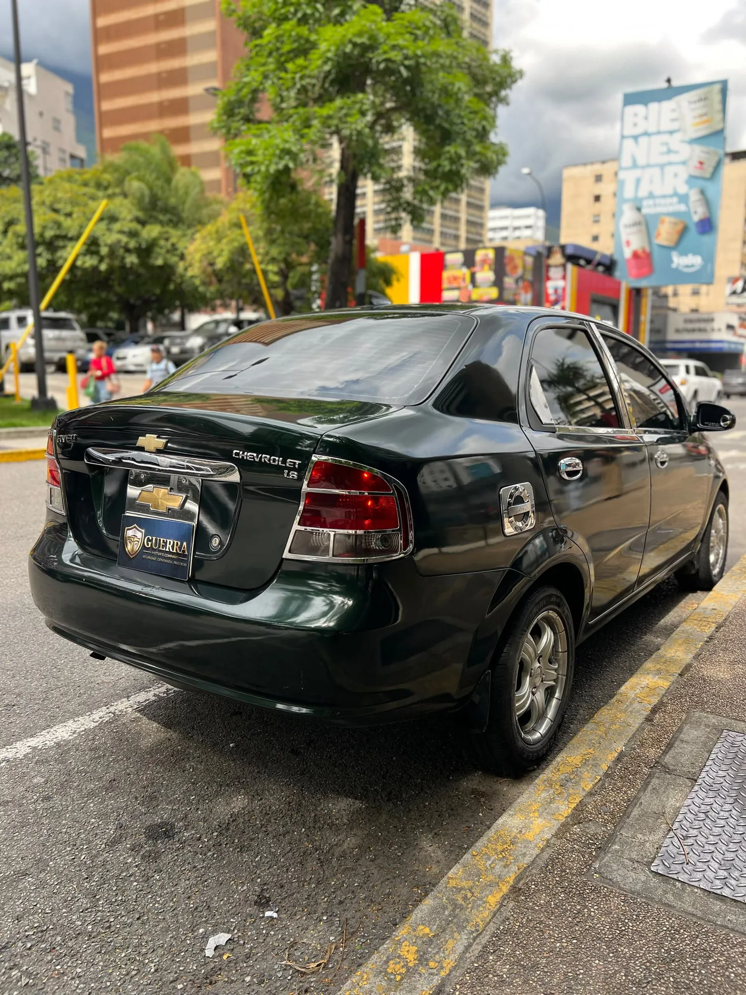 Sedán Chevrolet Aveo 2006 1.6 en Caracas — foto 3