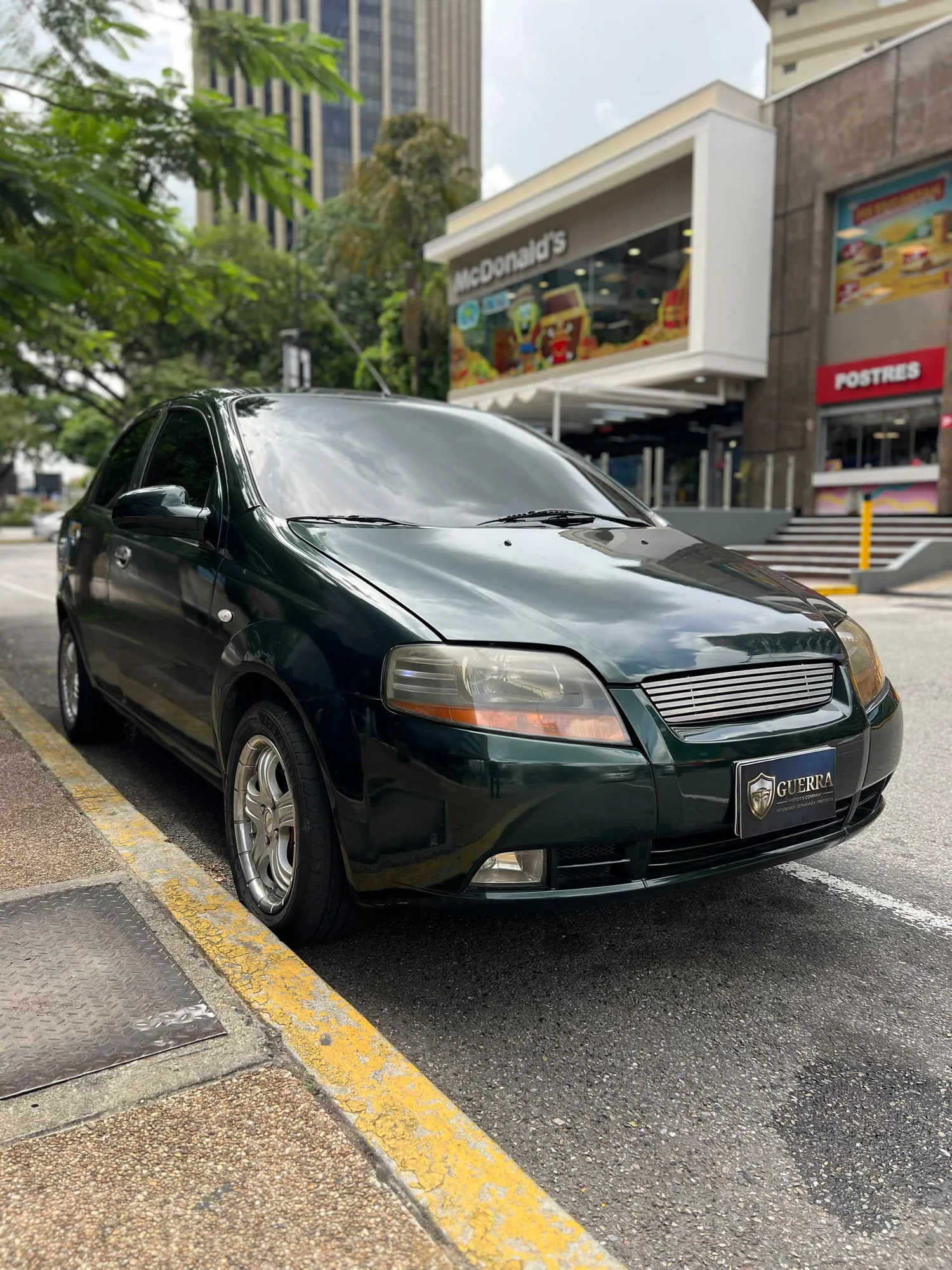 Sedán Chevrolet Aveo 2006 1.6 en Caracas — foto 5