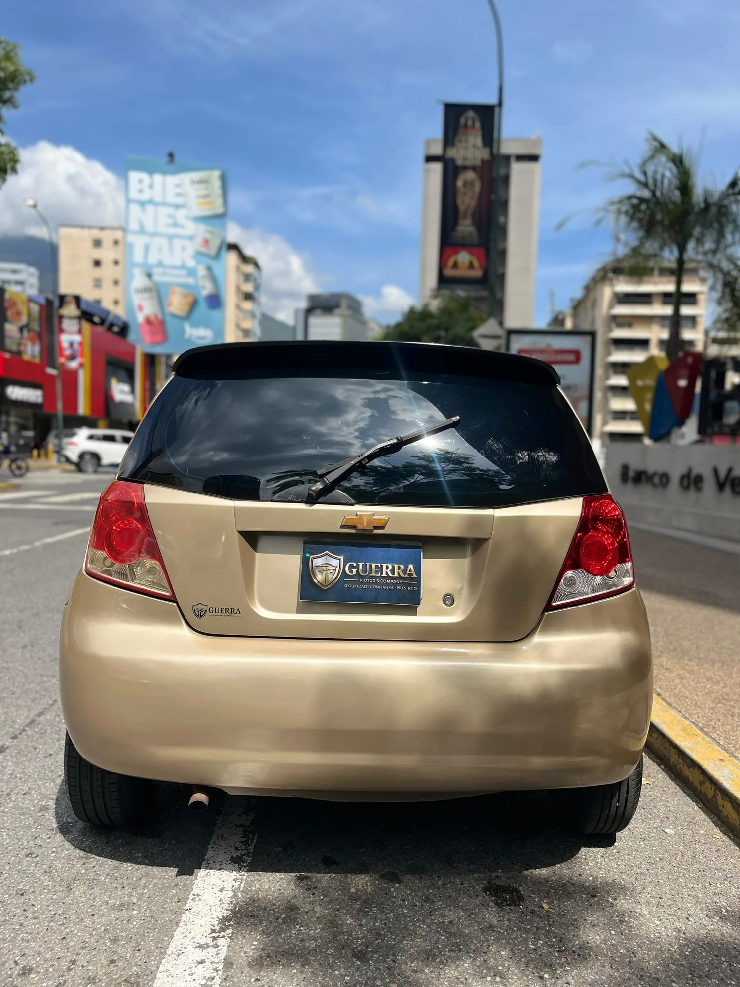 Hatchback Chevrolet Aveo 2006 en Caracas — foto 3