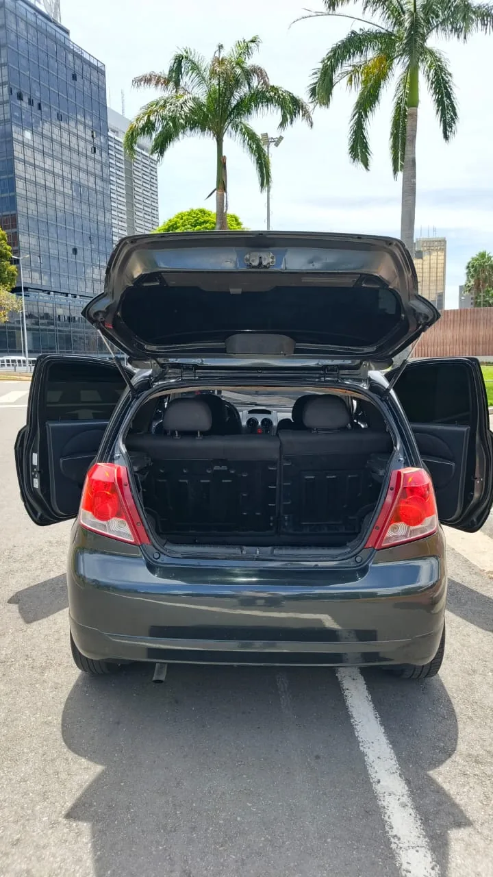 Hatchback Chevrolet Aveo 2007 en Caracas — foto 3