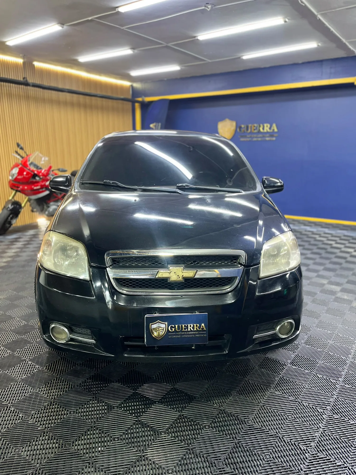 Sedán Chevrolet Aveo LT 2012 en Caracas — foto 2