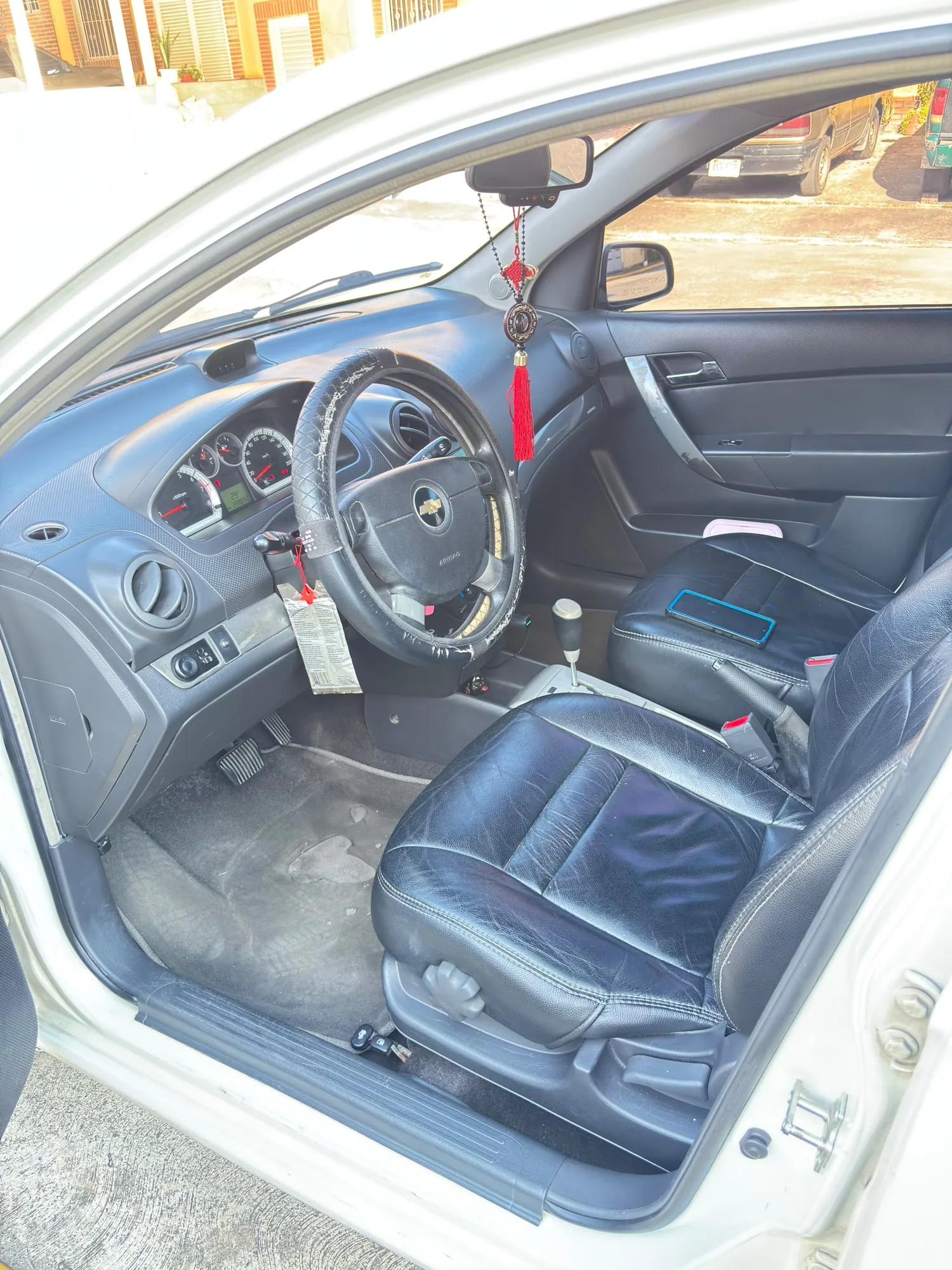 Sedán Chevrolet Aveo LT 2013 LT en Guatire — foto 2