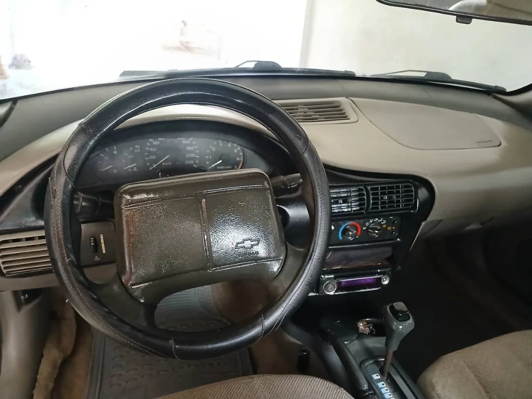 Sedán Chevrolet Cavalier 2000 en Maracay — foto 2