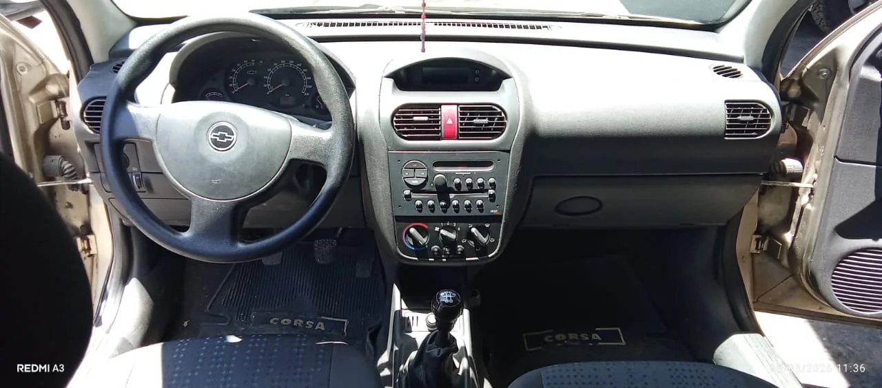Sedán Chevrolet Corsa 2011 en Caracas — foto 10