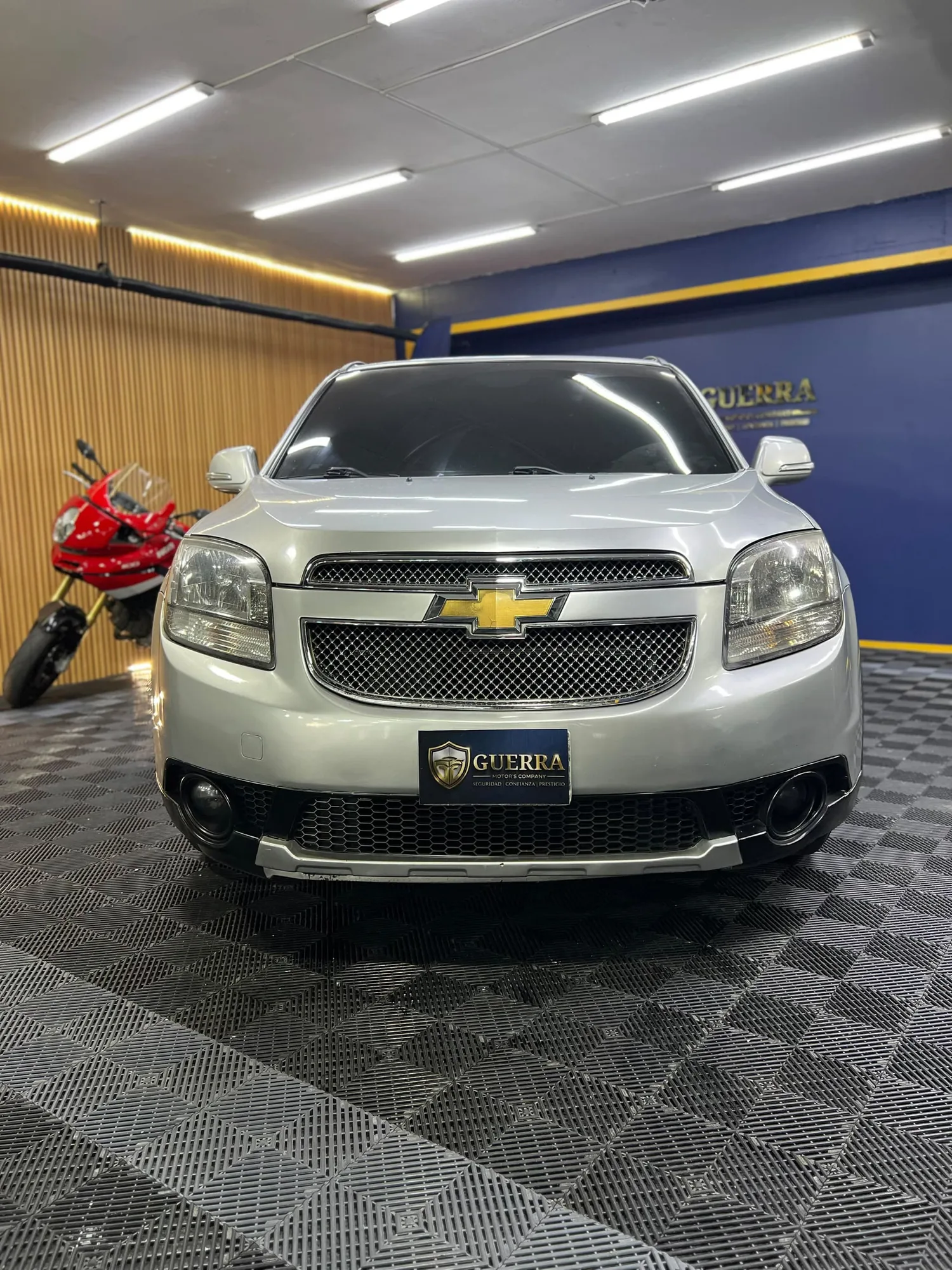 MiniVan Chevrolet Orlando 2014 en Caracas — foto 3