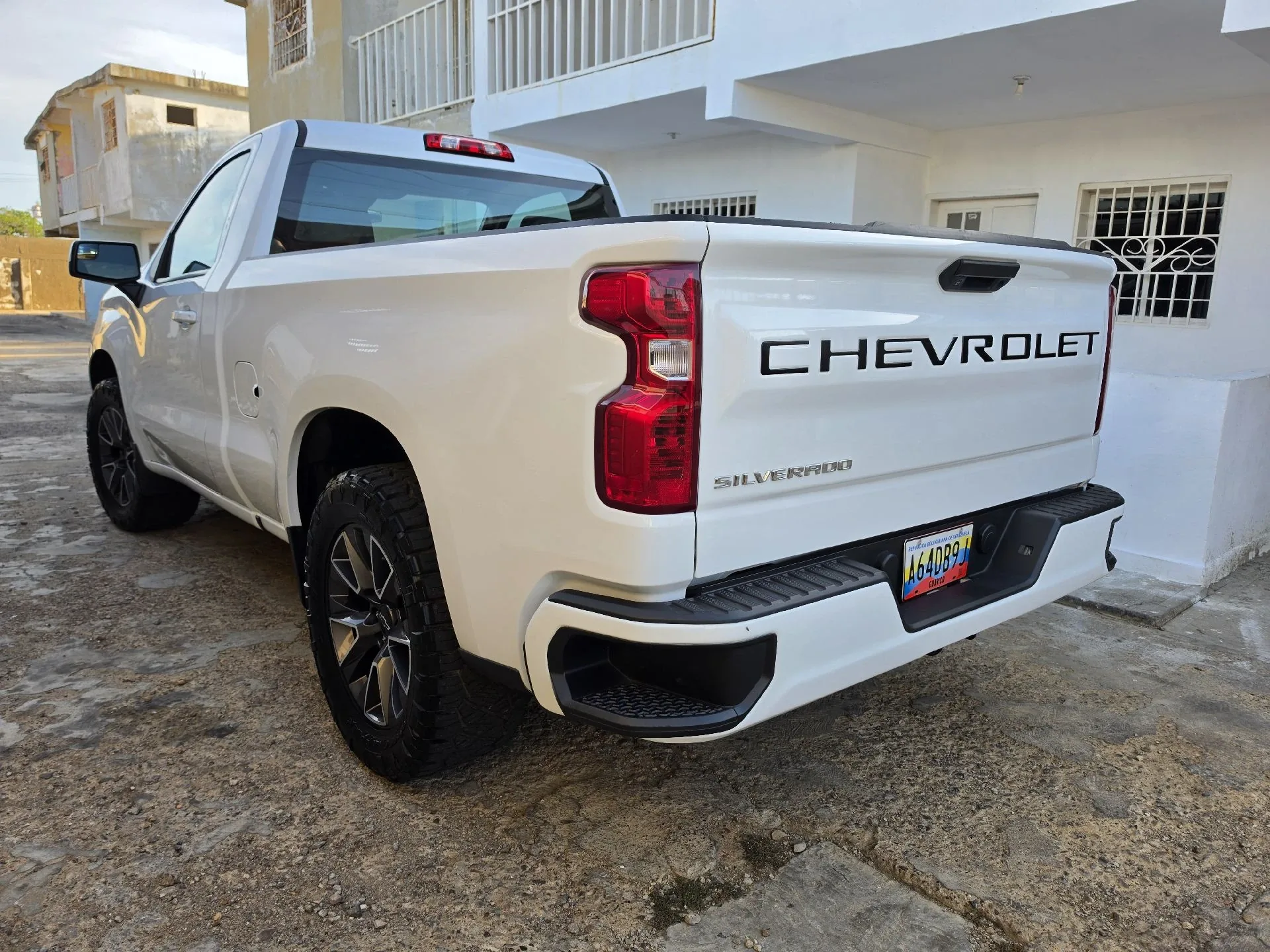 Pickup Chevrolet Silverado 2023 Importada en Punto fijo — foto 4