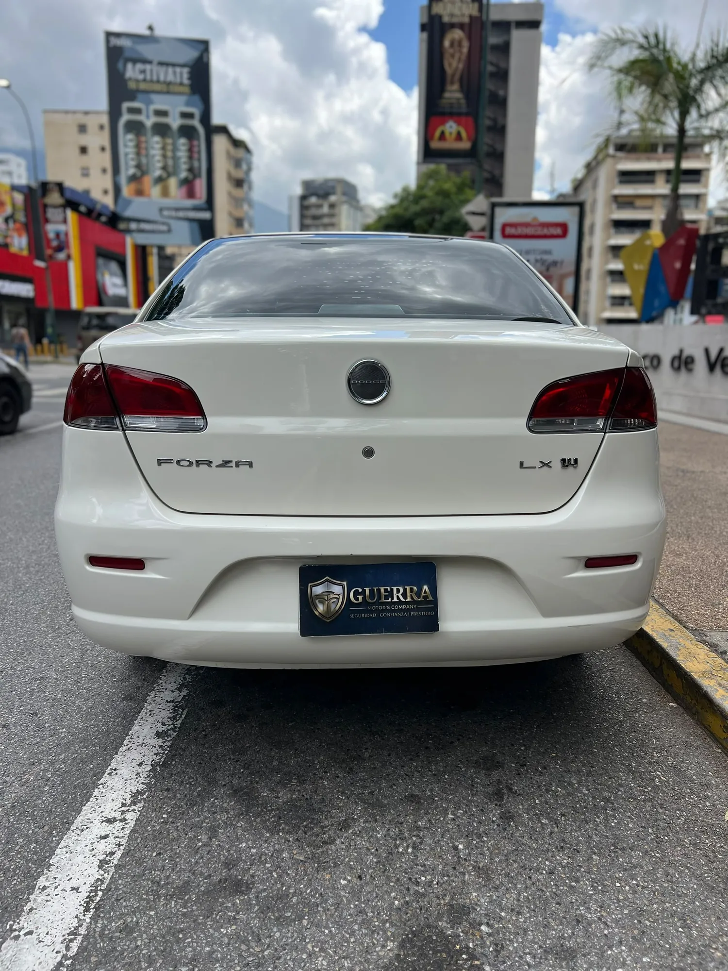 Sedán Dodge Forza 2013 LX 1.4 en Caracas — foto 3