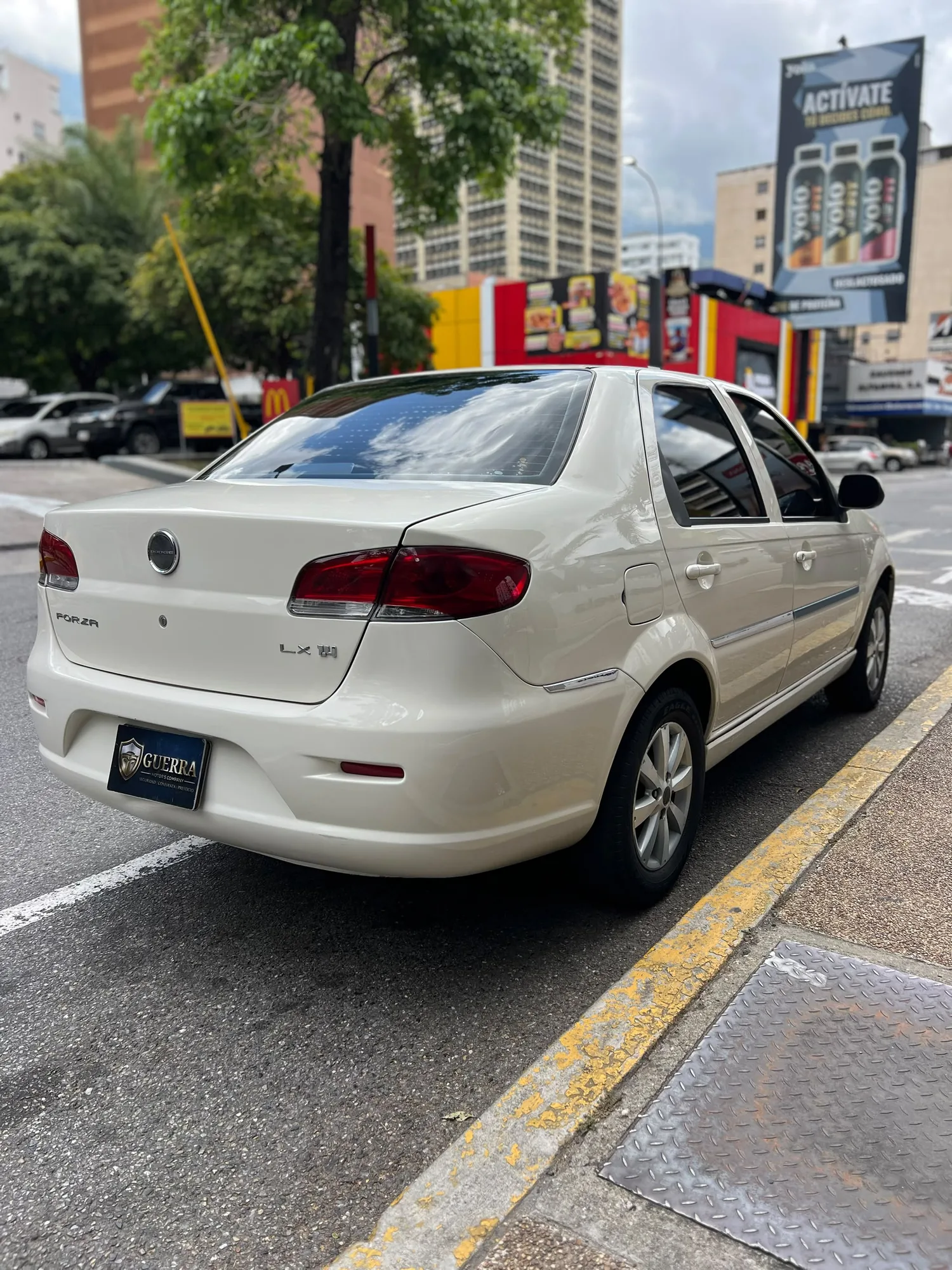 Sedán Dodge Forza 2013 LX 1.4 en Caracas — foto 5