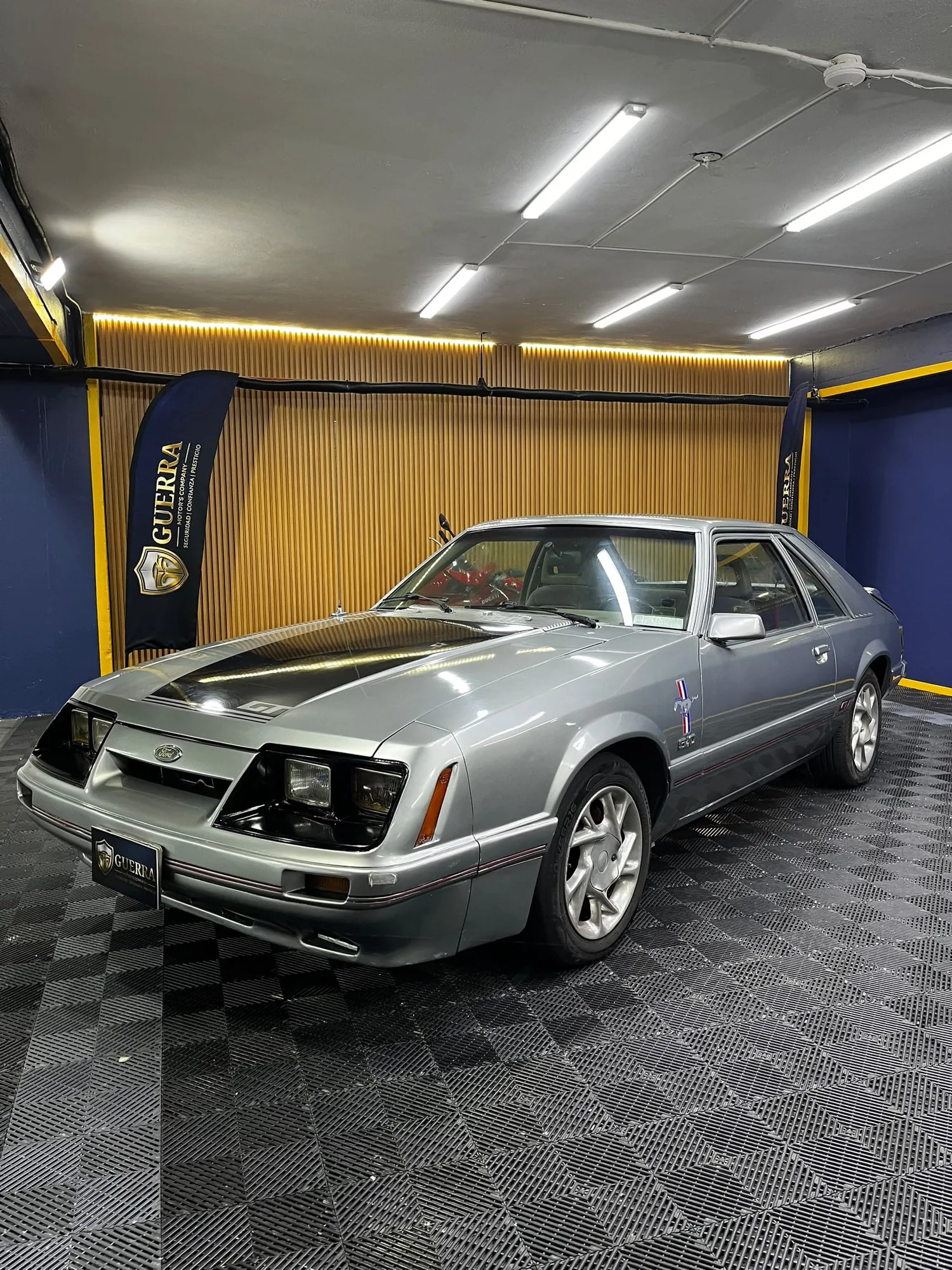 Coupé Ford Mustang 1990 GT 5.0 en Caracas — foto 3