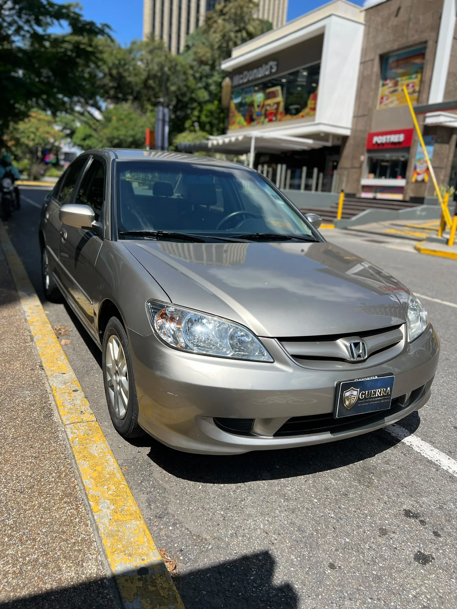 Sedán Honda Civic 2006 en Caracas — foto 3