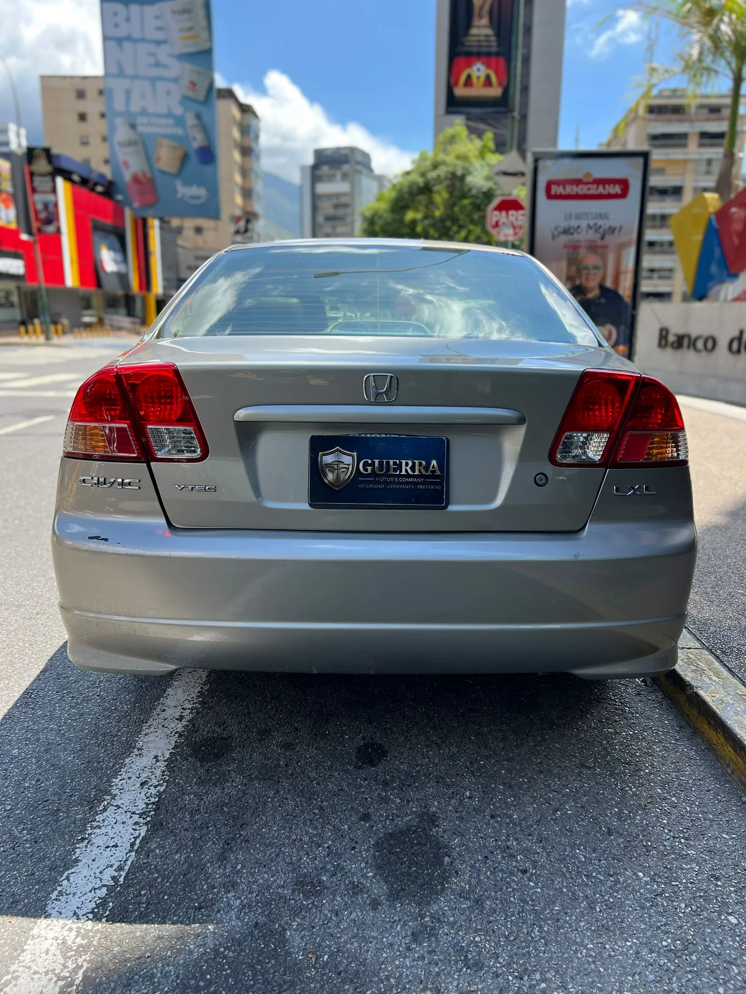 Sedán Honda Civic 2006 en Caracas — foto 4