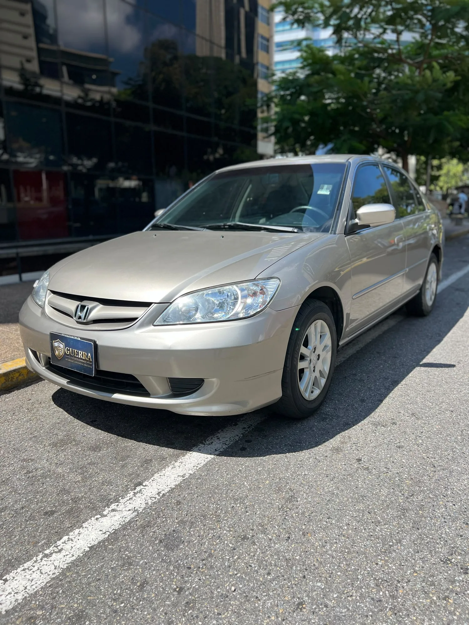 Sedán Honda Civic 2006 en Caracas — foto 5