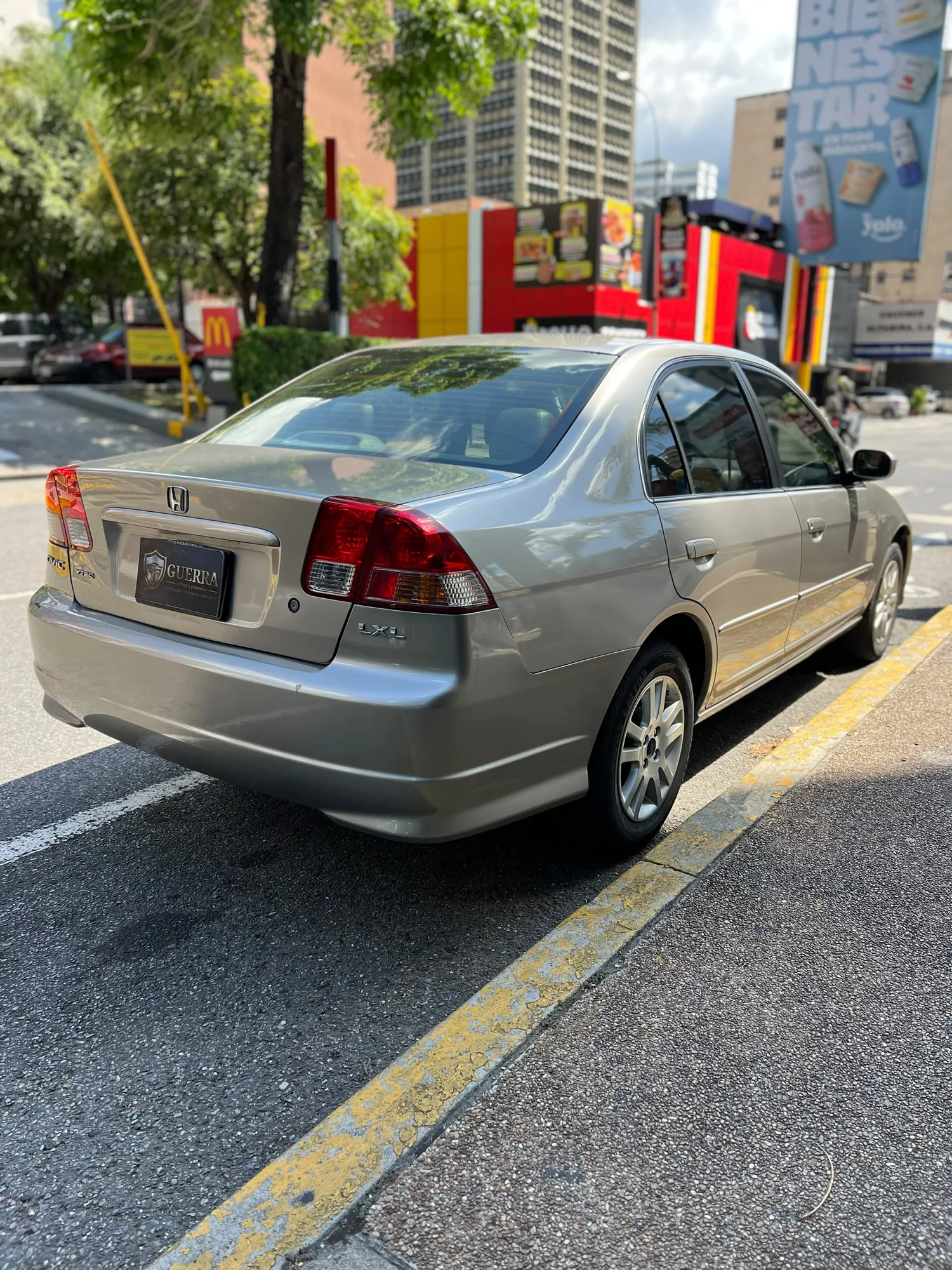 Sedán Honda Civic 2006 en Caracas — foto 6
