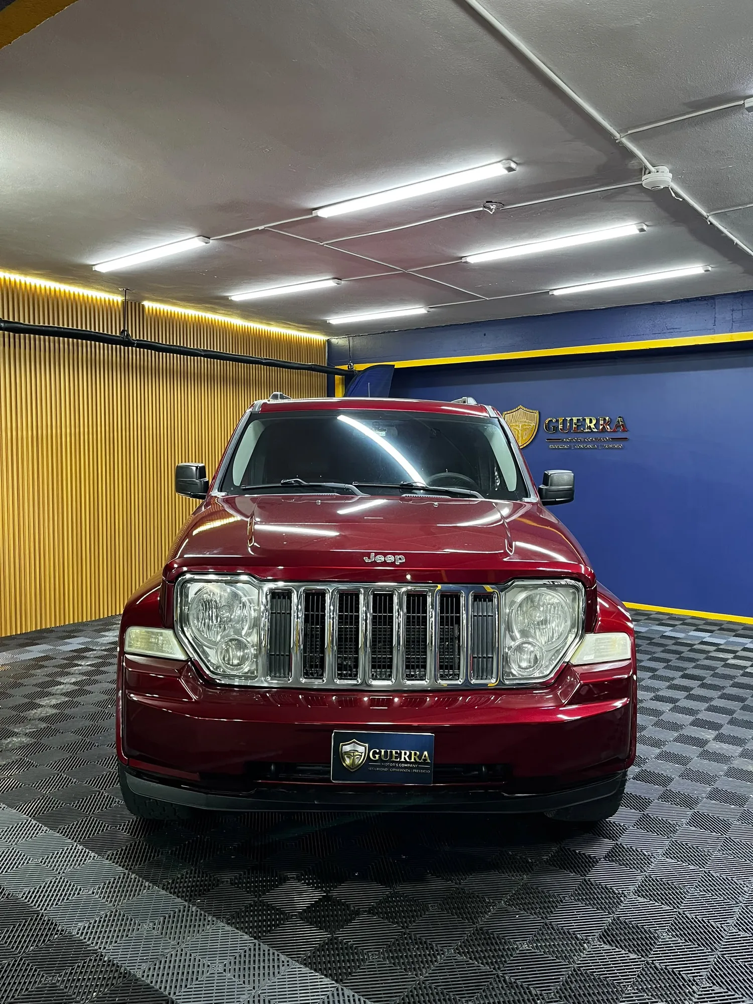 Camioneta Jeep Cherokee kk 2014 en Caracas