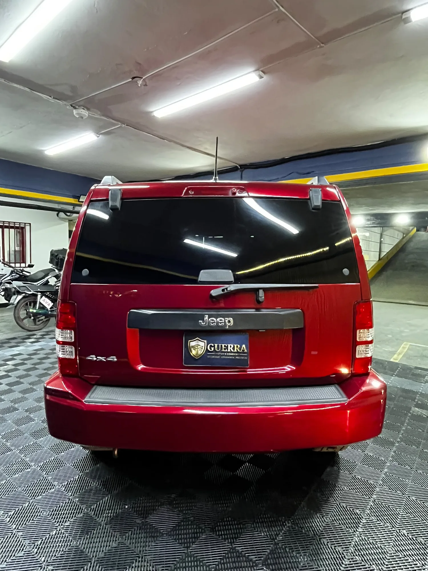 Camioneta Jeep Cherokee kk 2014 en Caracas — foto 2