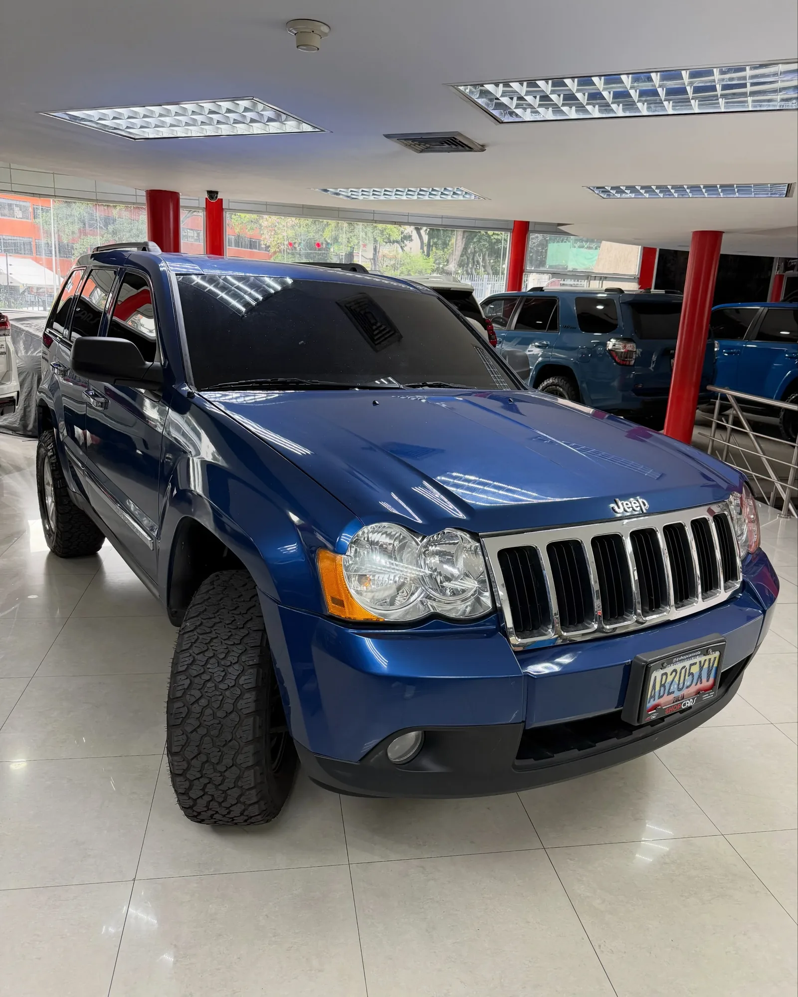 SUV Jeep Grand Cherokee 2010 Blindada en Caracas — foto 2