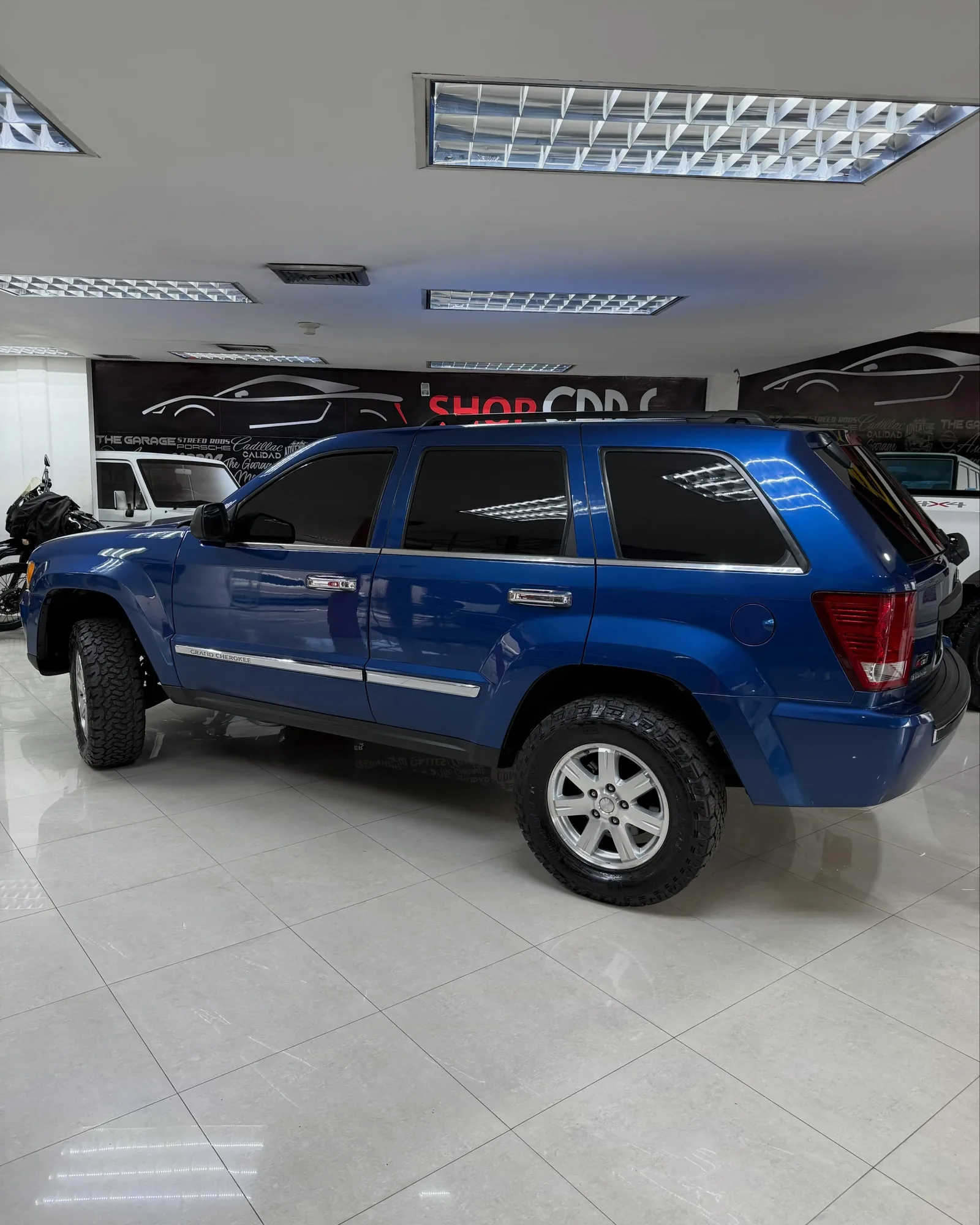 SUV Jeep Grand Cherokee 2010 Blindada en Caracas — foto 4