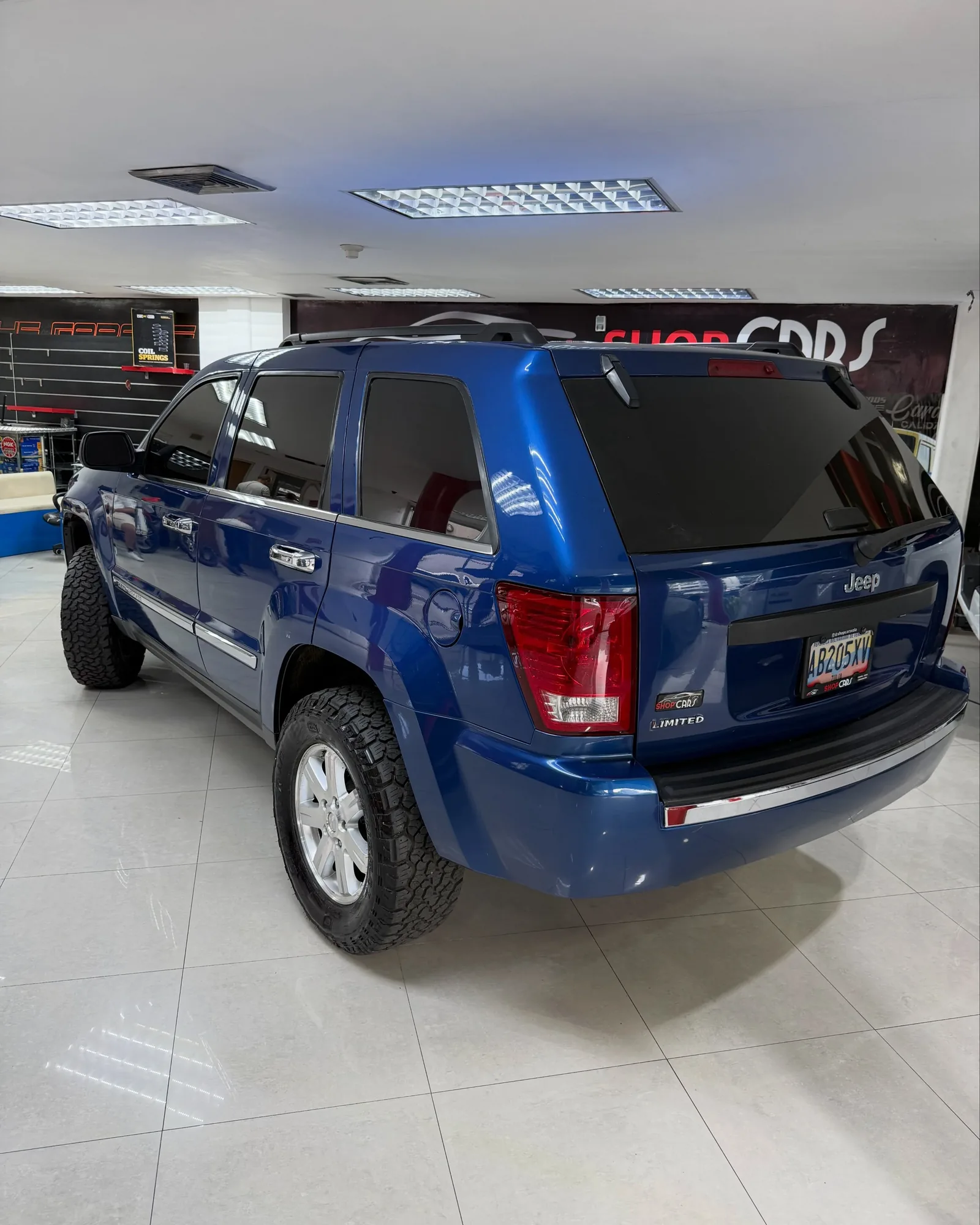 SUV Jeep Grand Cherokee 2010 Blindada en Caracas — foto 5