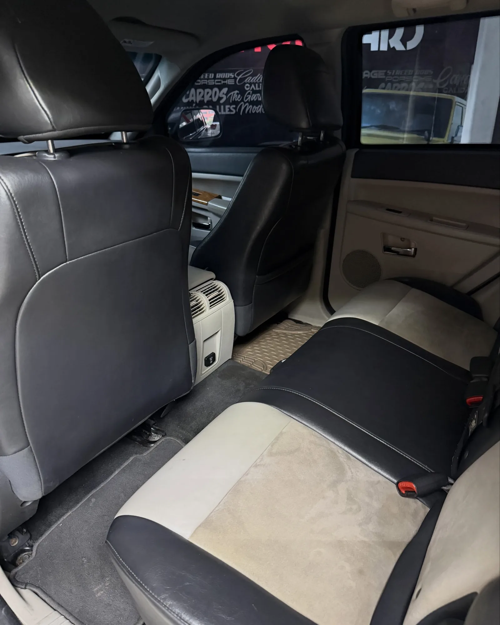 SUV Jeep Grand Cherokee 2010 Blindada en Caracas — foto 7