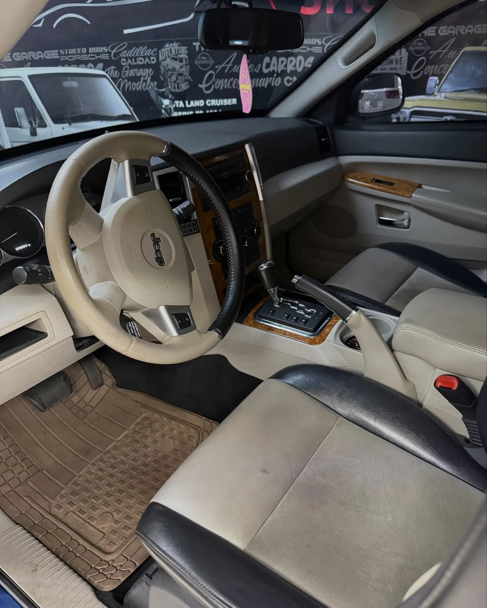 SUV Jeep Grand Cherokee 2010 Blindada en Caracas — foto 8