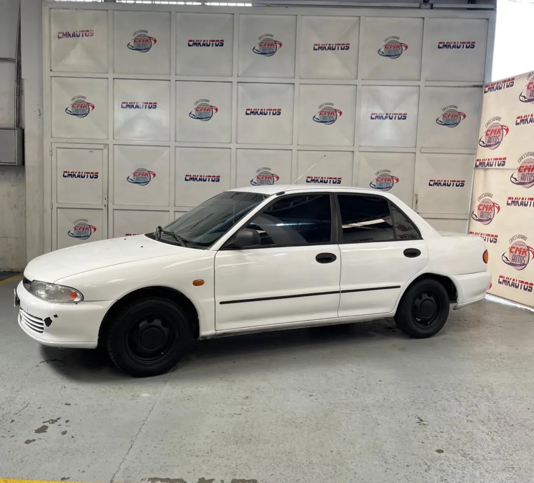 Carro Mitsubishi Lancer 1997 en Caracas — foto 5