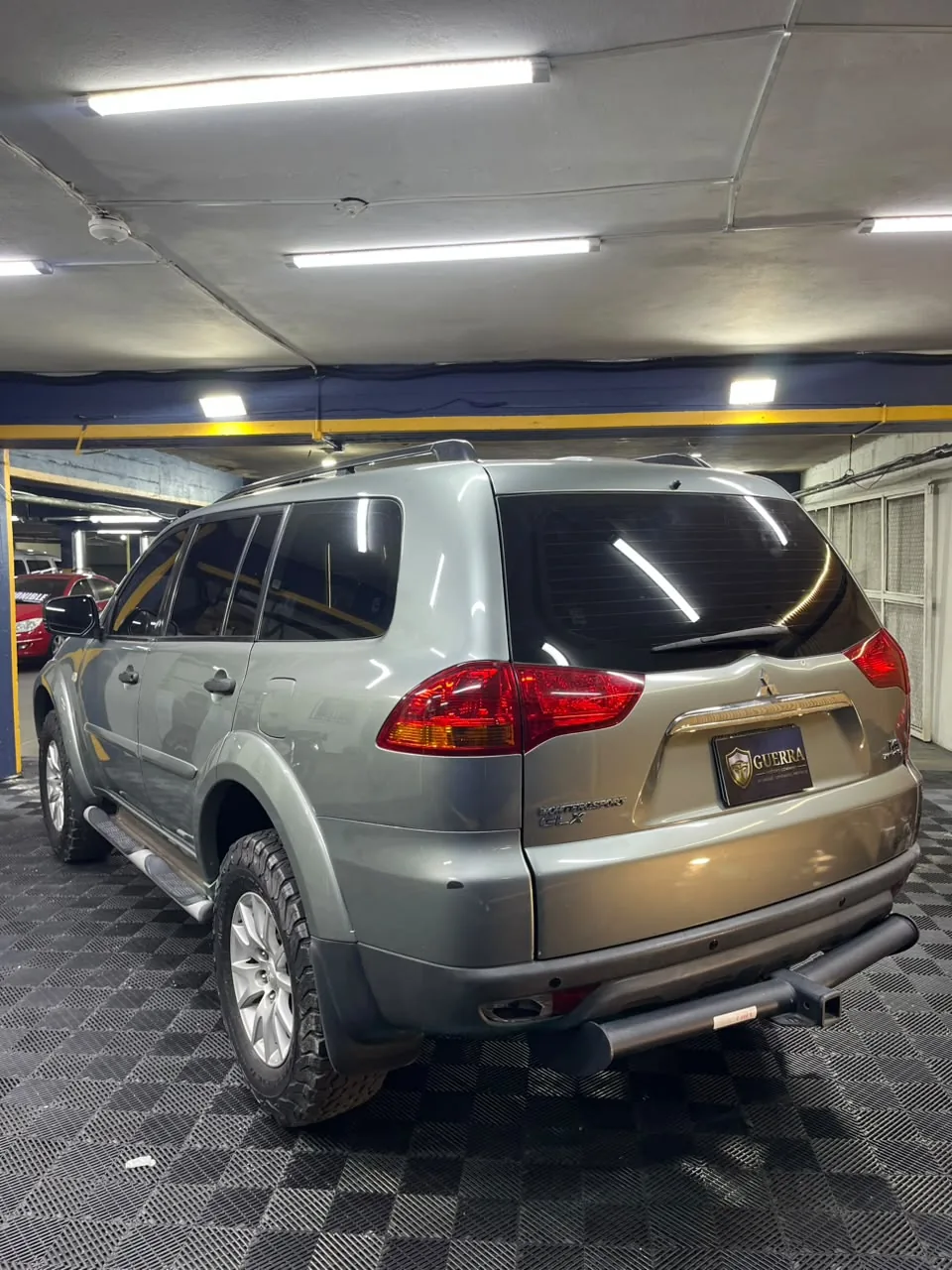 SUV Mitsubishi Montero Sport 2015 GLX en Caracas — foto 2