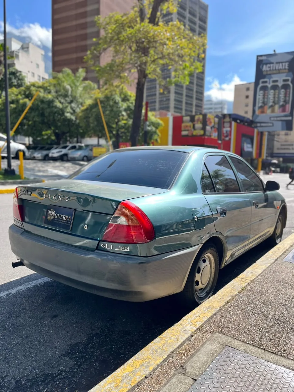 Sedán Mitsubishi Signo 2007 en Caracas — foto 4