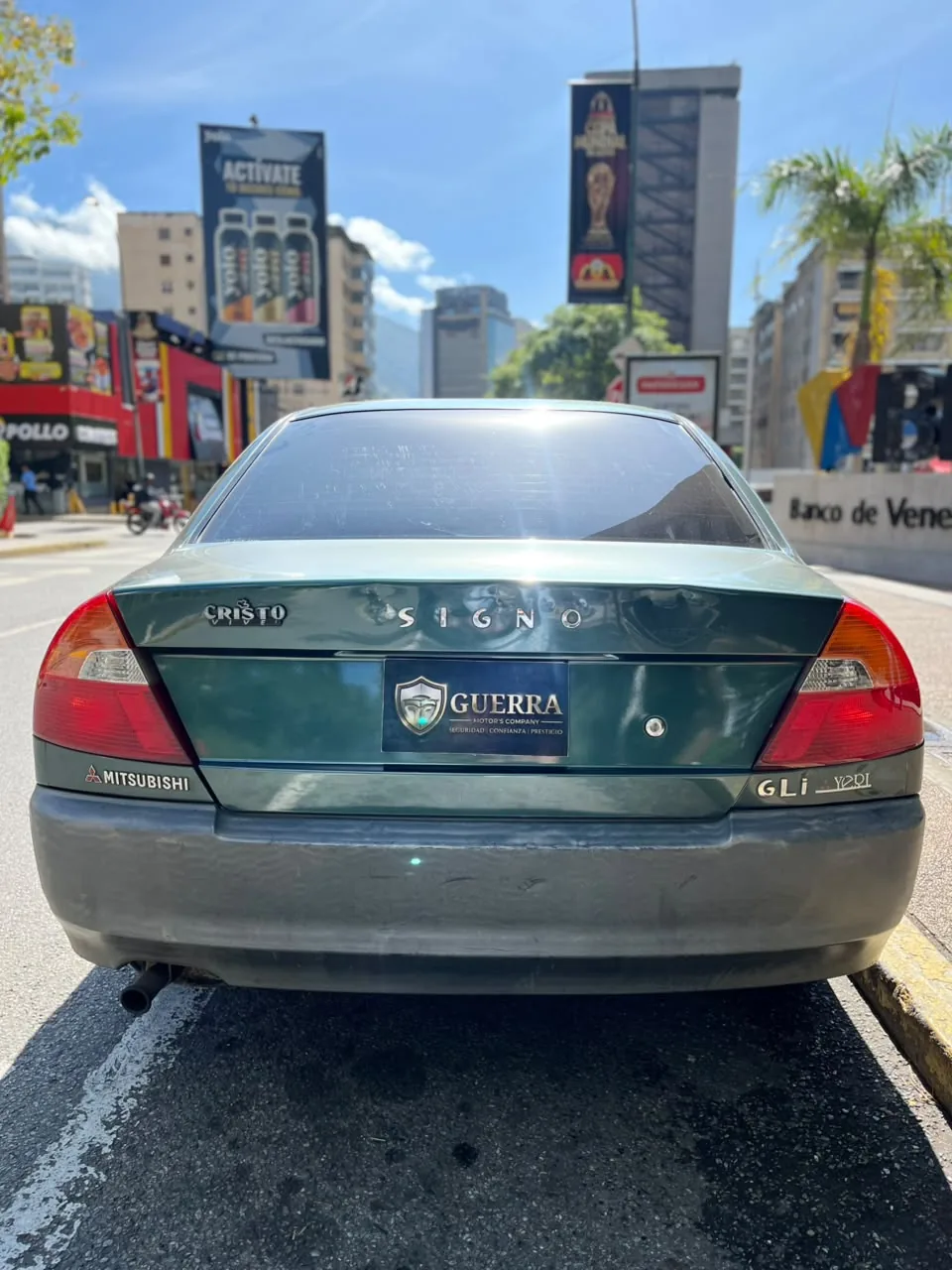 Sedán Mitsubishi Signo 2007 en Caracas — foto 5