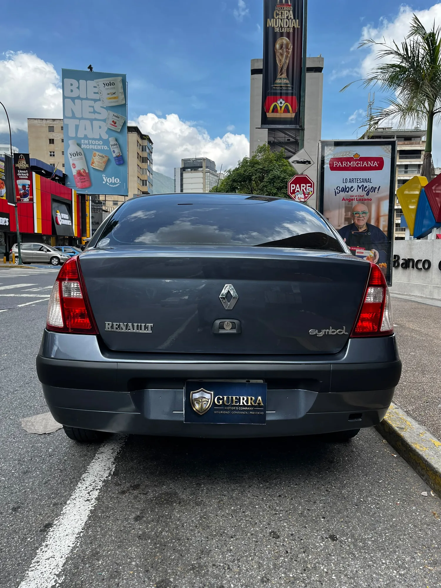 Sedán Renault Symbol 2009 en caracas — foto 3