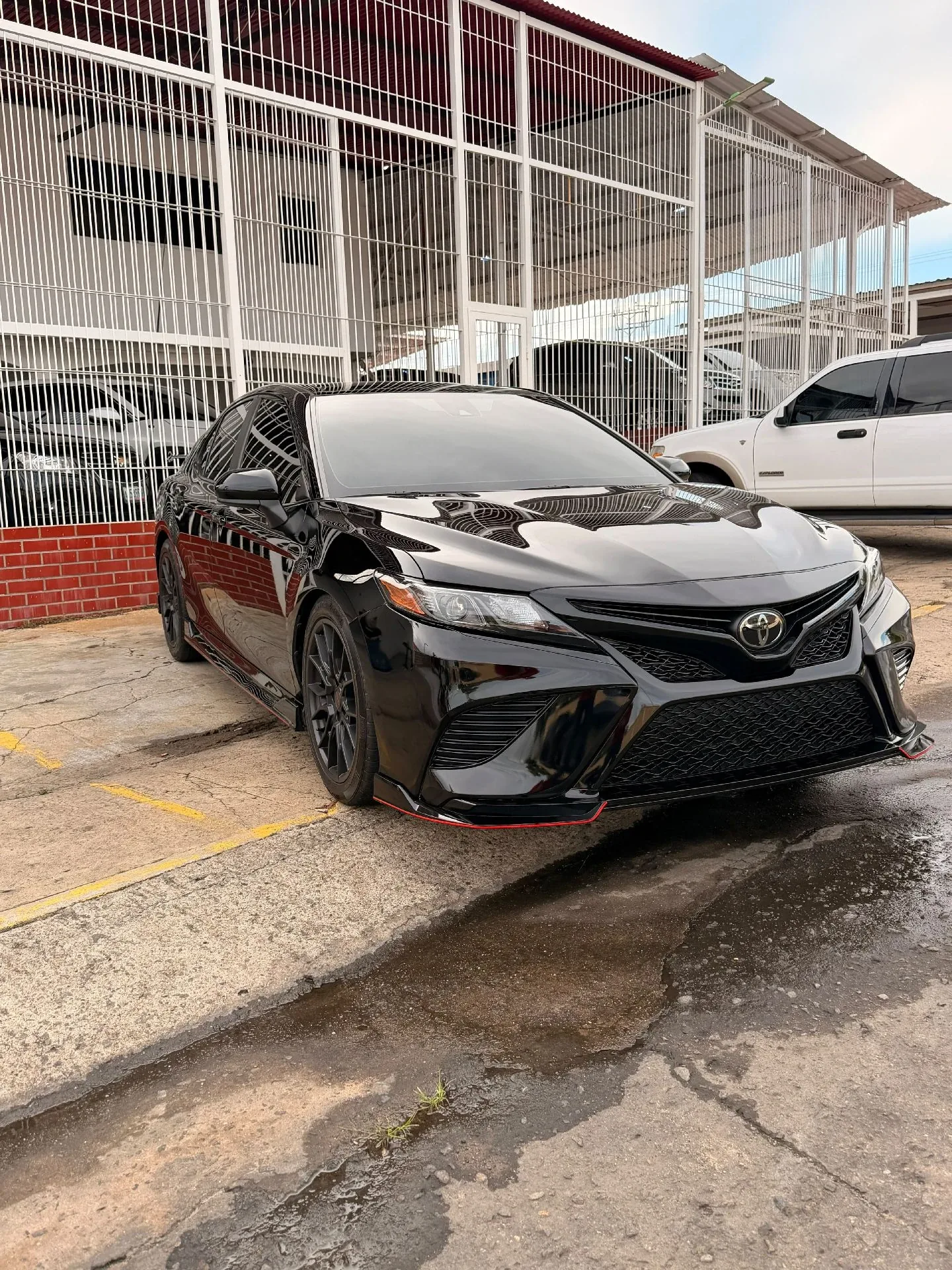 Sedán Toyota Camry 2020 TRD en Ciudad Guayana — foto 2