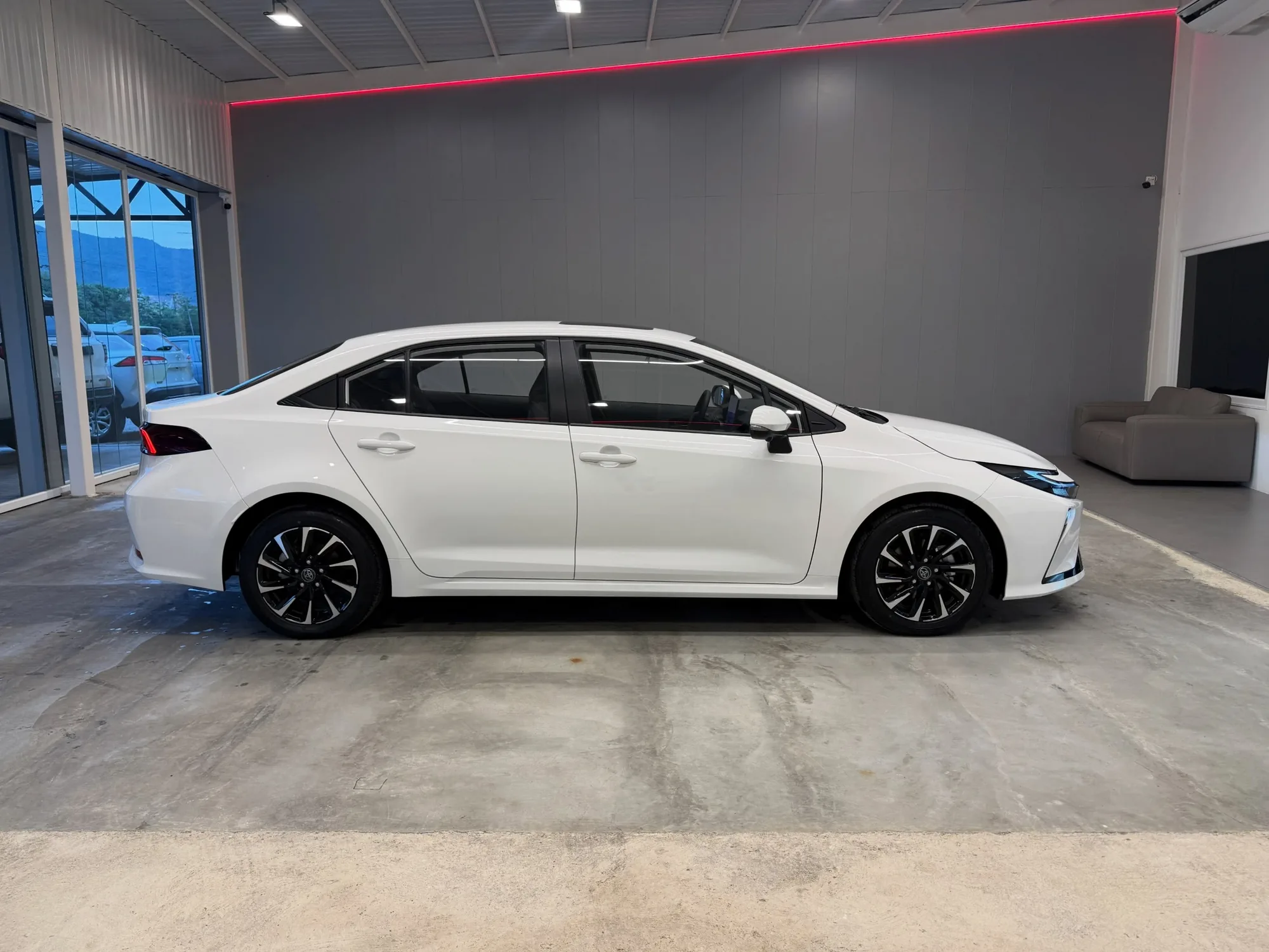 Sedán Toyota Corolla 2026 Elite en Valencia — foto 3